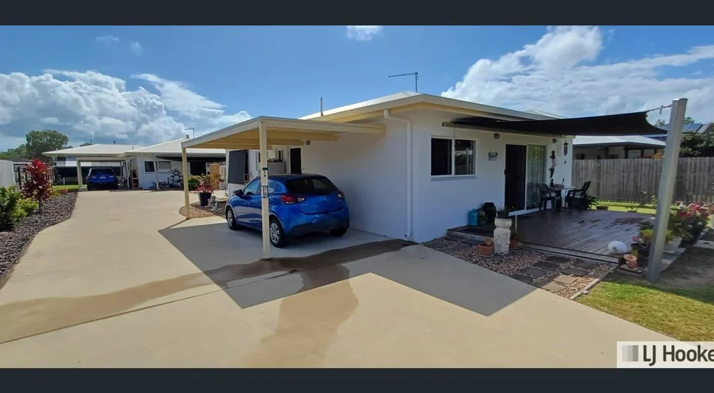 Tully Heads 3બેડરૂમ Two 3-bedroom units for sale in beachside township