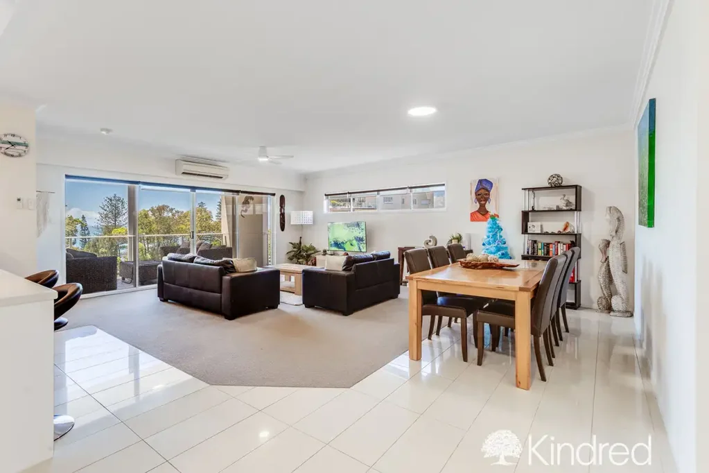 Redcliffe 3Moenga Coastal Dual-Key Living — Steps from Suttons Beach