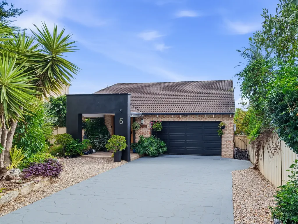5 Cooper Place, Currans Hill, NSW 2567