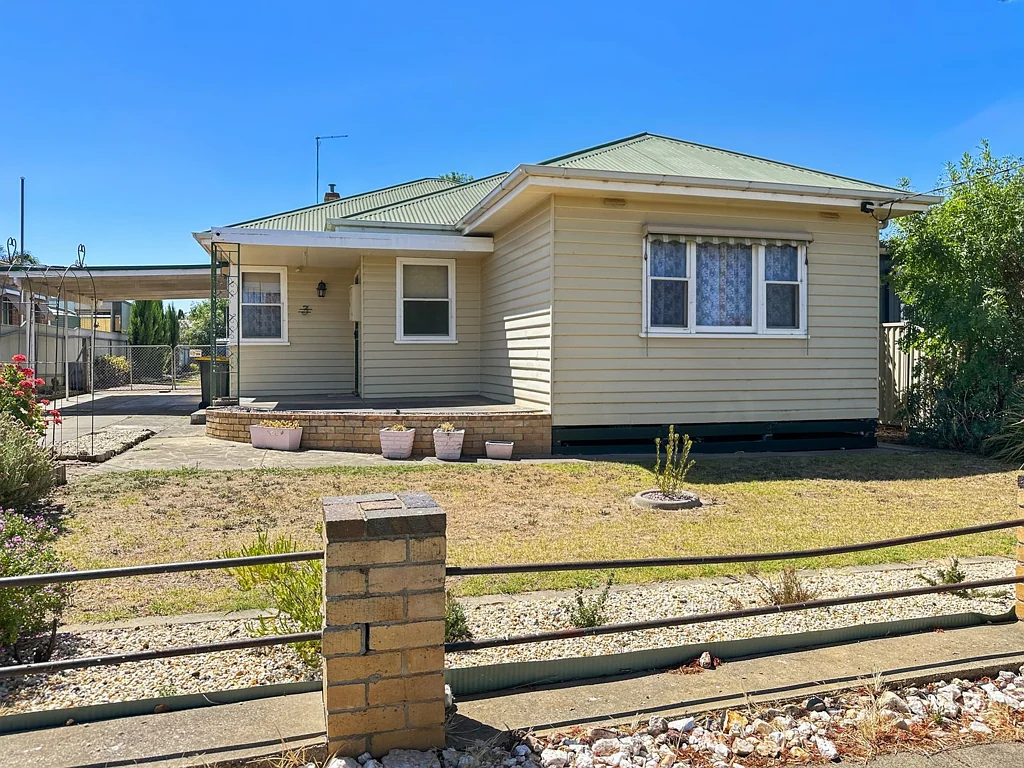3 Francis Avenue, Maryborough, VIC 3465