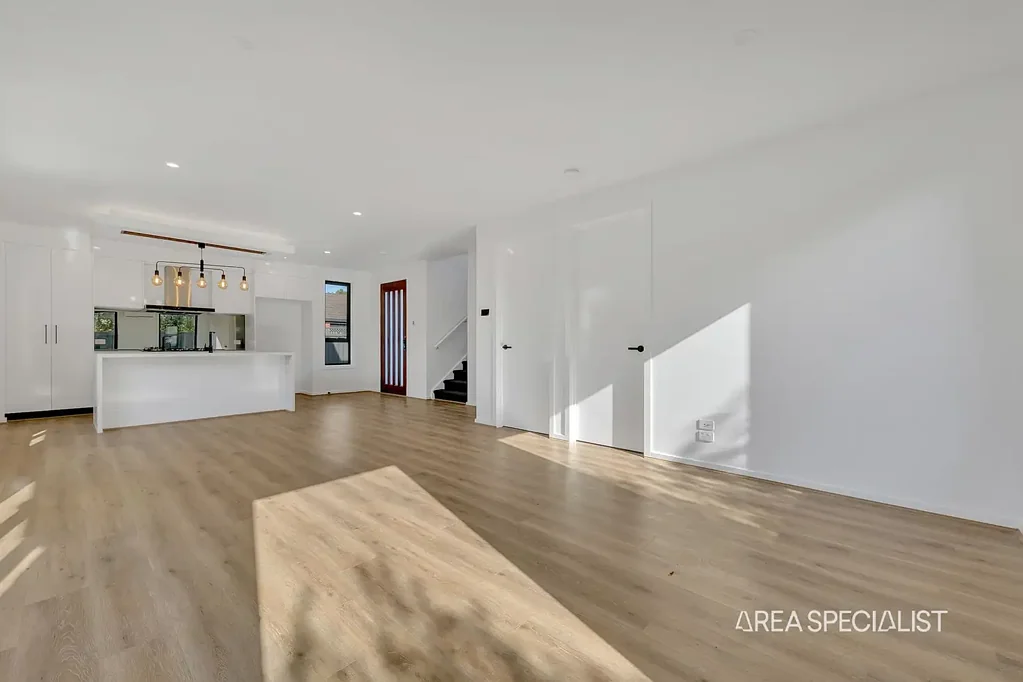 A Stunning House in the Heart of Manor Lakes!