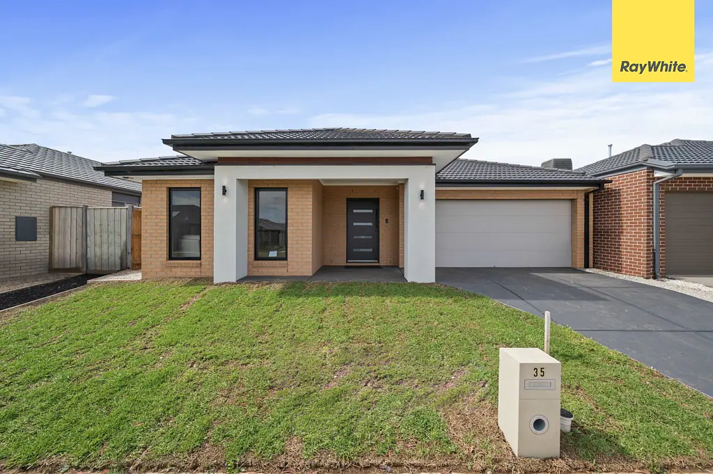 35 Stonefly Circuit, Weir Views, VIC 3338