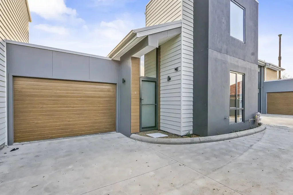 Brand-new luxury Townhouse!