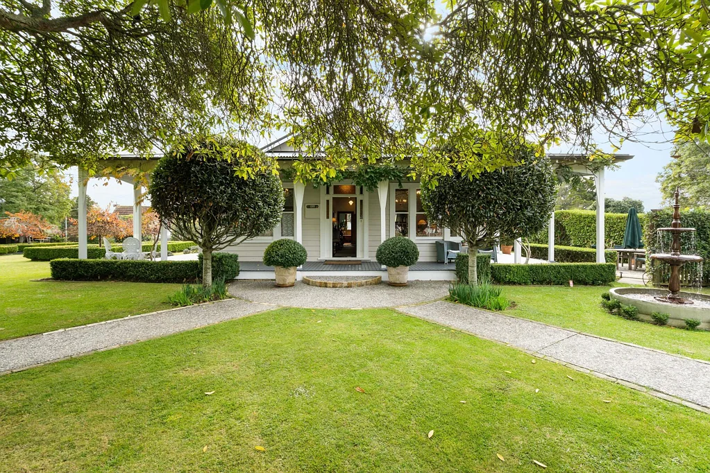 Te Kauwhata 3 Bedroom Timeless elegance in the heart of Te Kauwhata