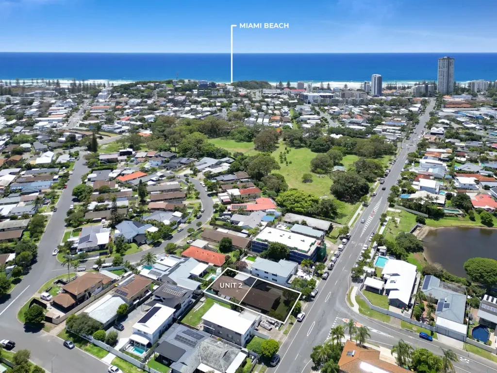 2/85 Mountain View Avenue, Miami, QLD 4220