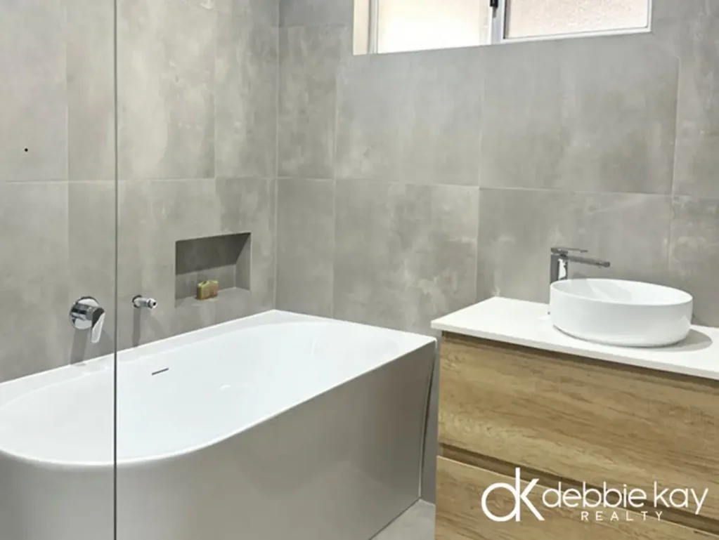 Pegs Creek 4 Slaapkamer Immediate Rental Income - Future Owner-Occupier Tropical Retreat.