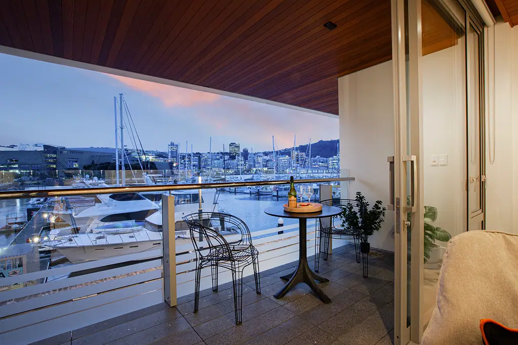 Te Aro 2 Bedroom Exclusive Waterfront Sanctuary