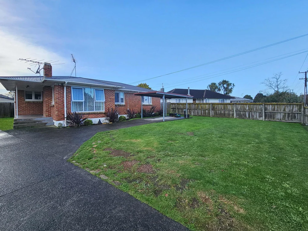 Solid 3-Bedroom Brick & Tile Home - Great Location!