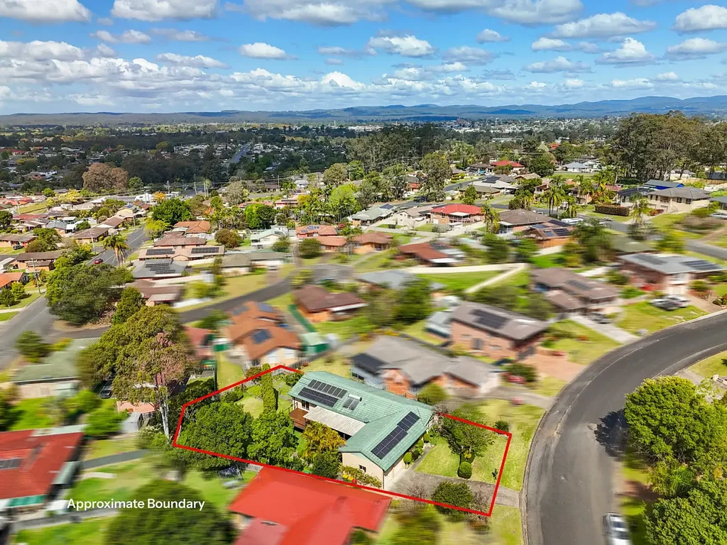 Taree 4Zimmer Huge in Size & Value  |  4 Bed & 3 Bath Family Home in Kanangra Ridge Estate