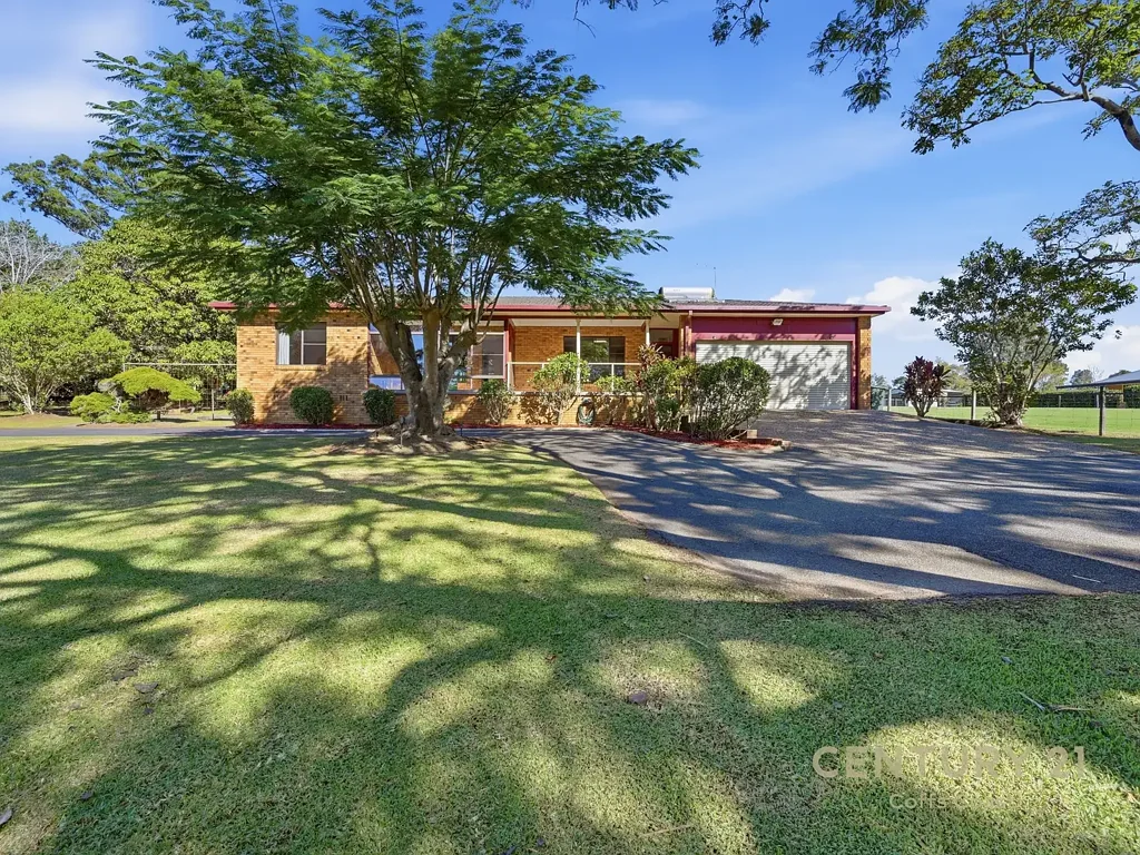 Bonville 3房  Privacy, Potential & Peaceful Acreage Living in Prestigious Bonville