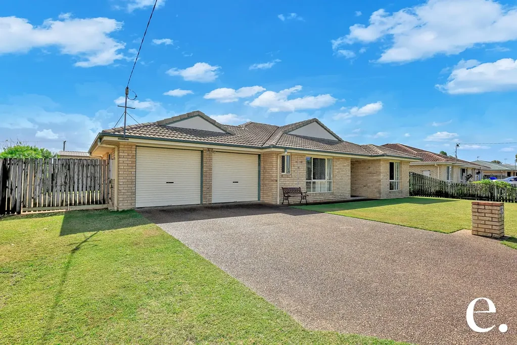 Thabeban 4房  Four Bed Brick - Pool - Shed - Tesla Powerwall - The Complete Family Package