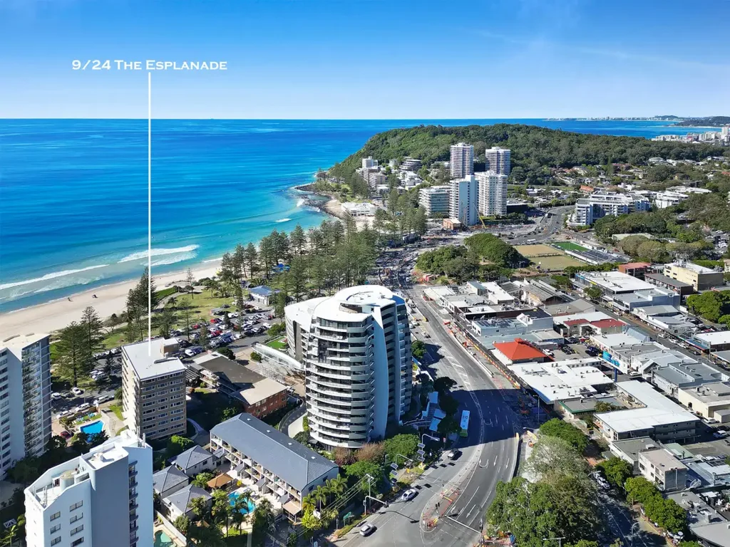 Burleigh Heads 3બેડરૂમ Elevated Coastal Living in the Heart of Burleigh Heads
