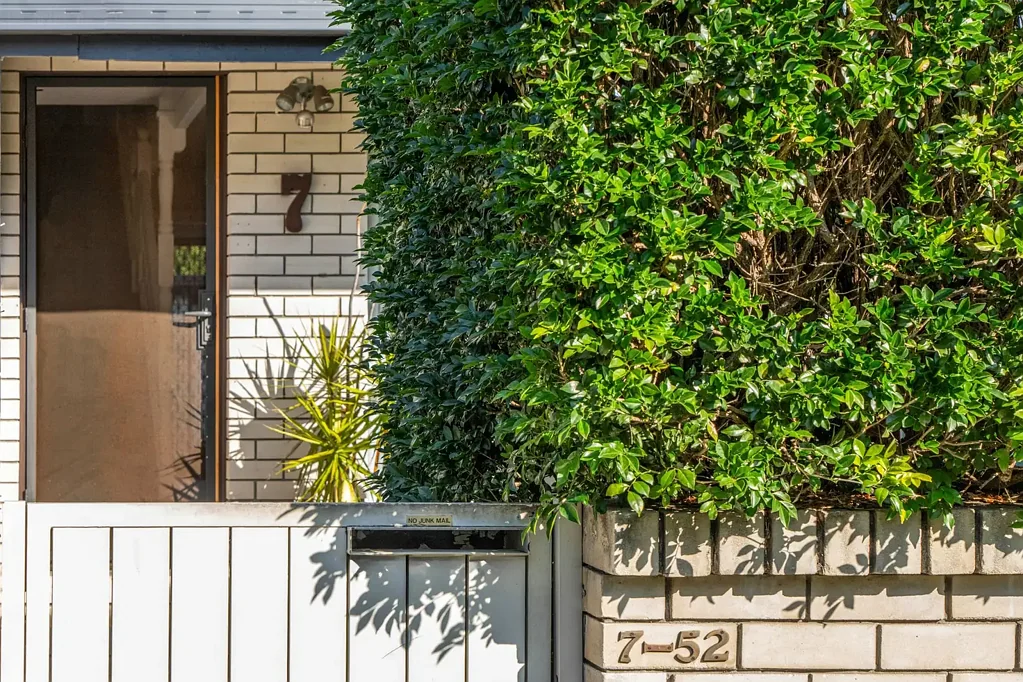 Mermaid Waters 2房  Absolute Central Mermaid Waters Townhouse