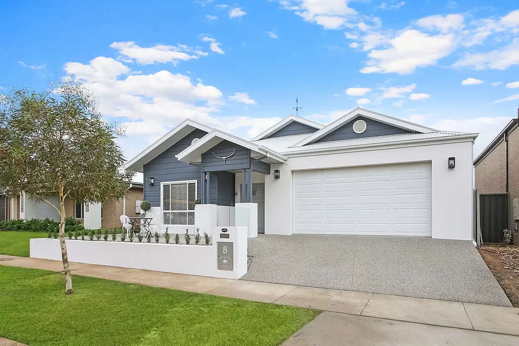 Yarrawonga 5બેડરૂમ MORE THAN MEETS THE EYE - SPACIOUS, HIGH-QUALITY HOME WITH ALL ABILITIES ACCESS.