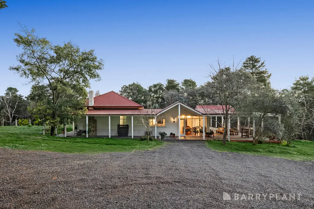 Diamond Creek 4 Bedroom Timeless Character, Vineyard and 7.6 Private Acres Approx.