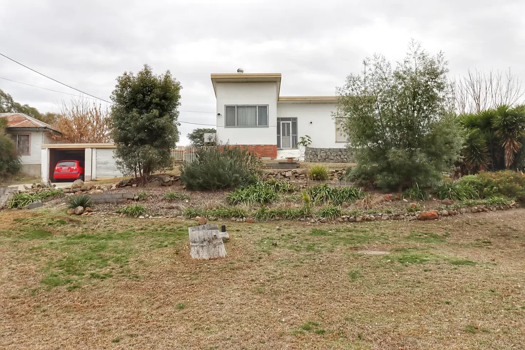 Cowra 2 Bedroom Opportune Home