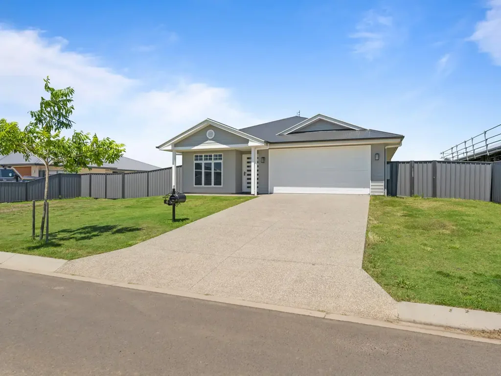 Booral 4침실 MOVE-IN READY COASTAL LIVING