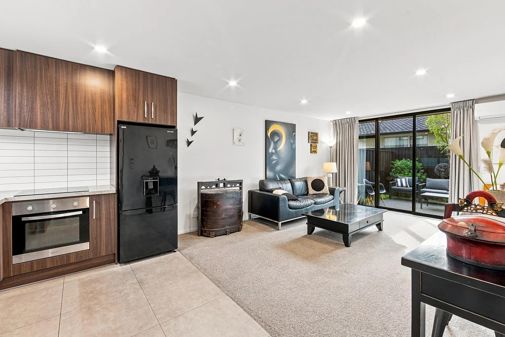 Saint Albans 2房  ACT FAST: City-Fringe Living - Won't Last Long!