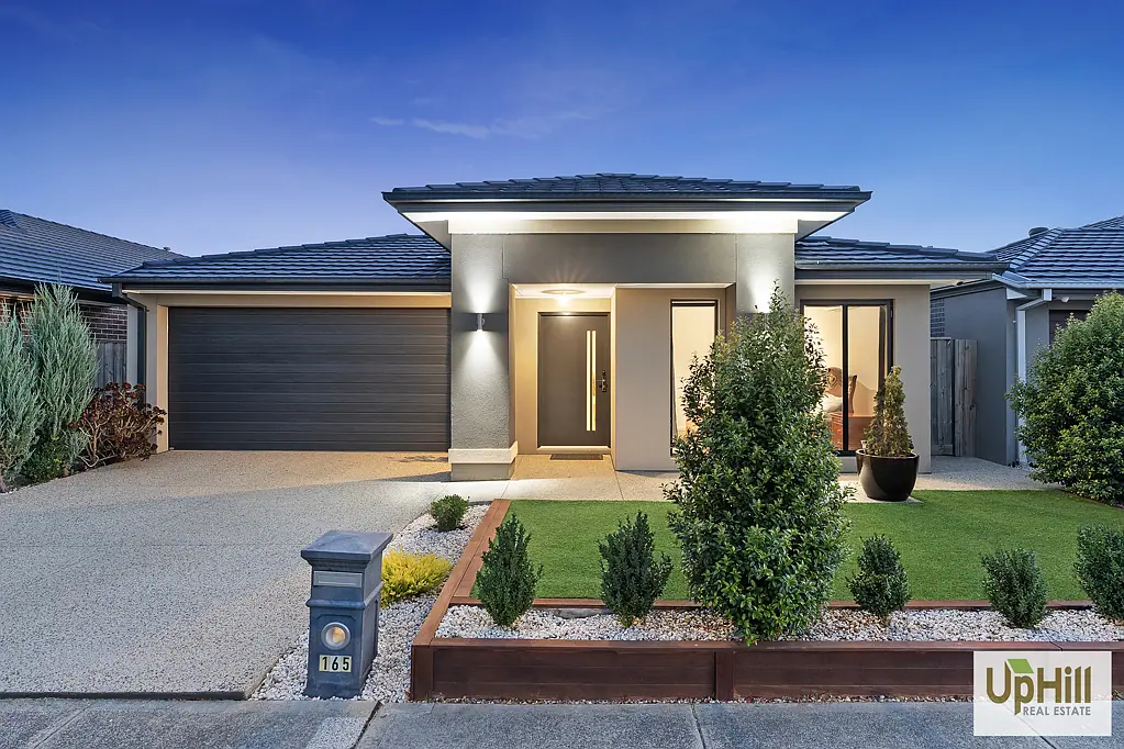 165 Athletic Circuit, Clyde, VIC 3978
