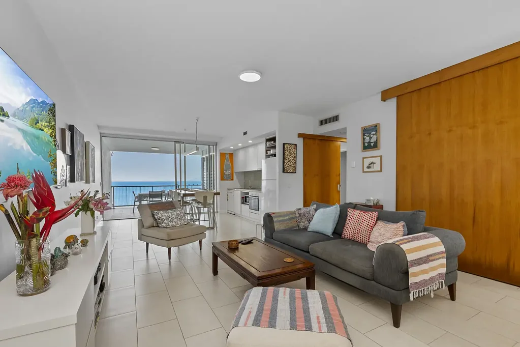 Nelly Bay 2房  Prestigious Oceanfront Apartment - A Rare Opportunity to Live, Invest or Holiday