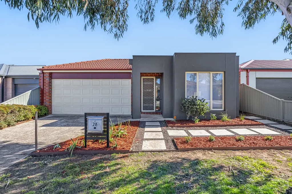Modern Family Living in Prime Location