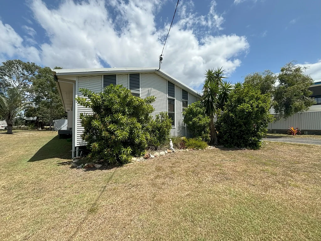 BREAK LEASE - 3 BEDROOM BEACH HOME