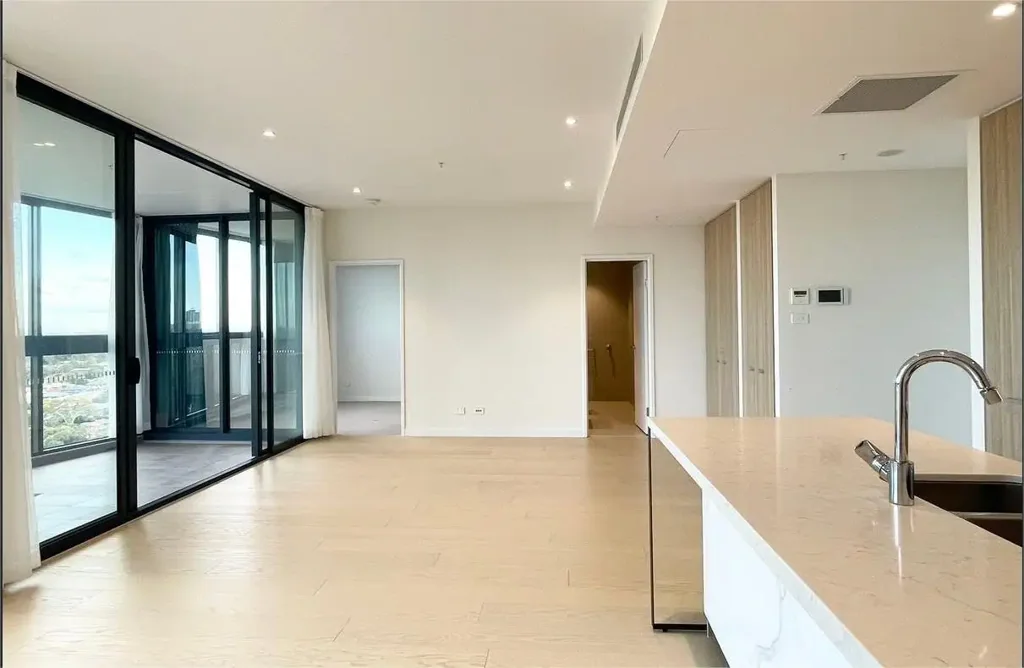Contemporary 2-Bedroom Apartment with Views