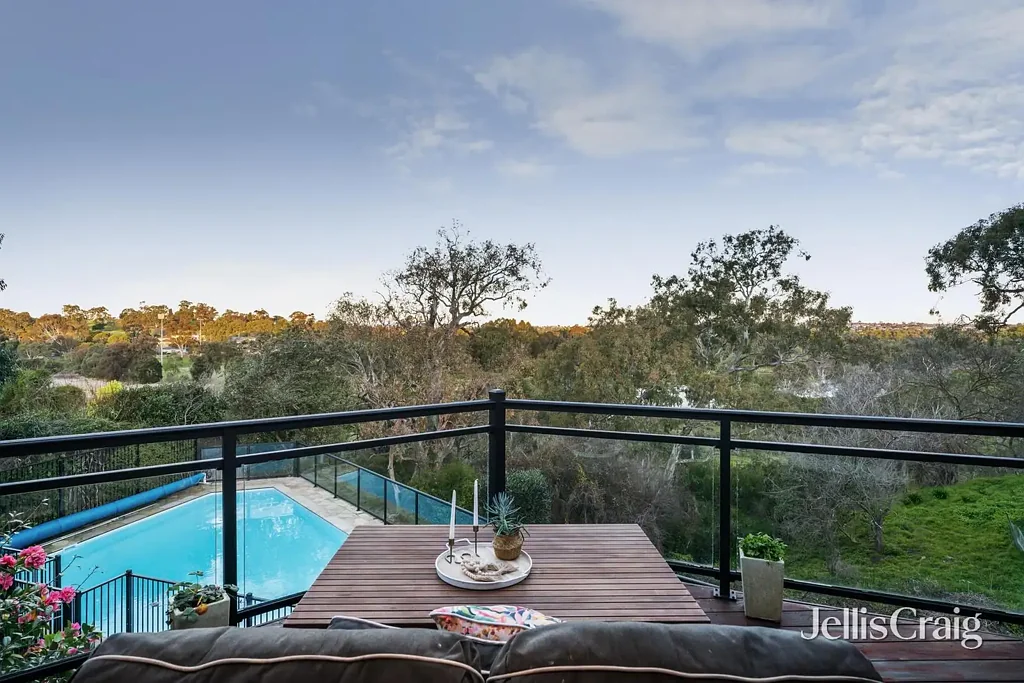 Heidelberg 4 Bedroom Serene Sanctuary with Frontage to Parklands.