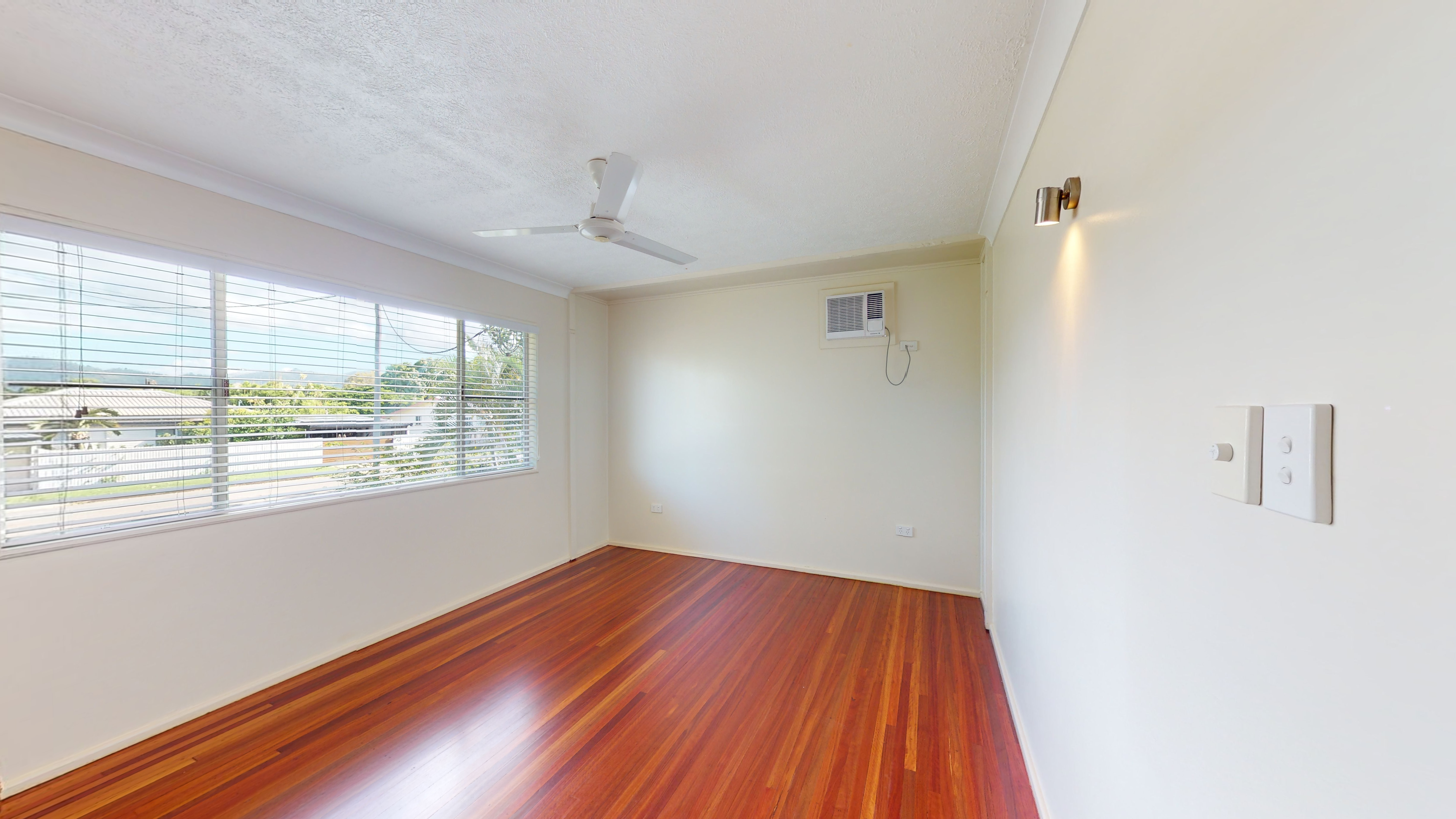 12 TYACK ST, ROSSLEA QLD 4812, 0房, 0浴, House