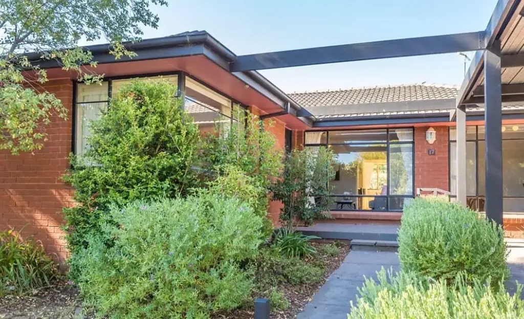 Spacious family home in a quiet and convenient location