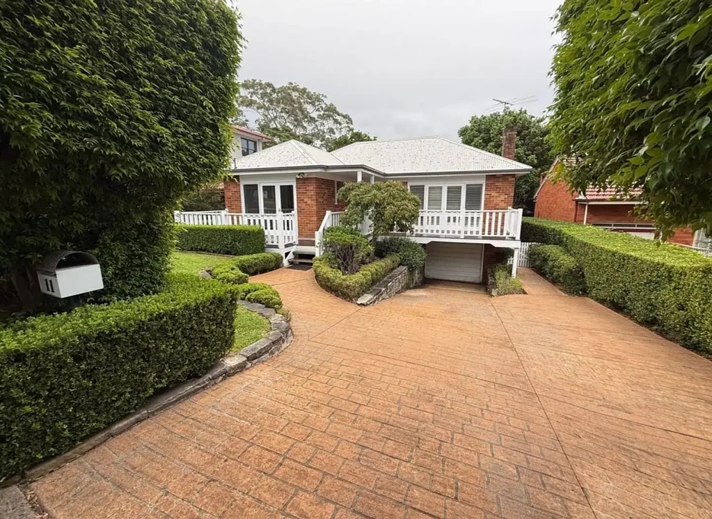 Beautifully presented home with flexible living and expansive gardens
