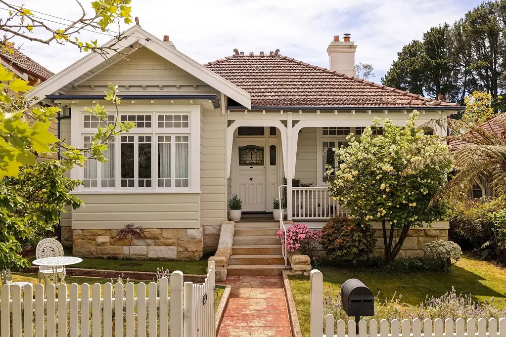 Katoomba 3Kwarto Quintessential Mountain Cottage in Katoomba's Premier Locale