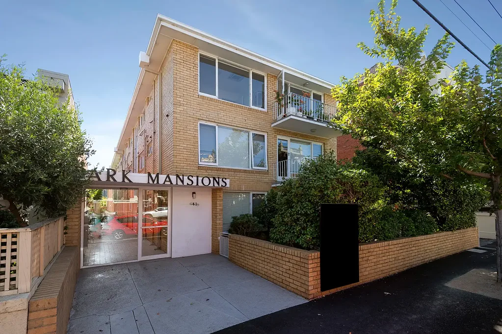 Spacious Two Bedroom Apartment In Fantastic South Yarra Location