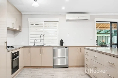 7 Murace Place, Middle Swan, WA 6056, 5房, 3浴, House