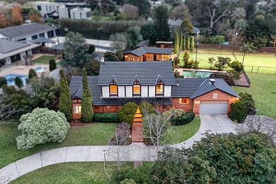 Templestowe 5 Slaapkamer A Landmark Lifestyle Estate on 4,115sqm (approx.) – Where Country Serenity Meets City Convenience