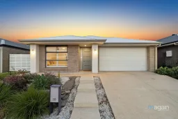 10 Sapphire Green, Moana