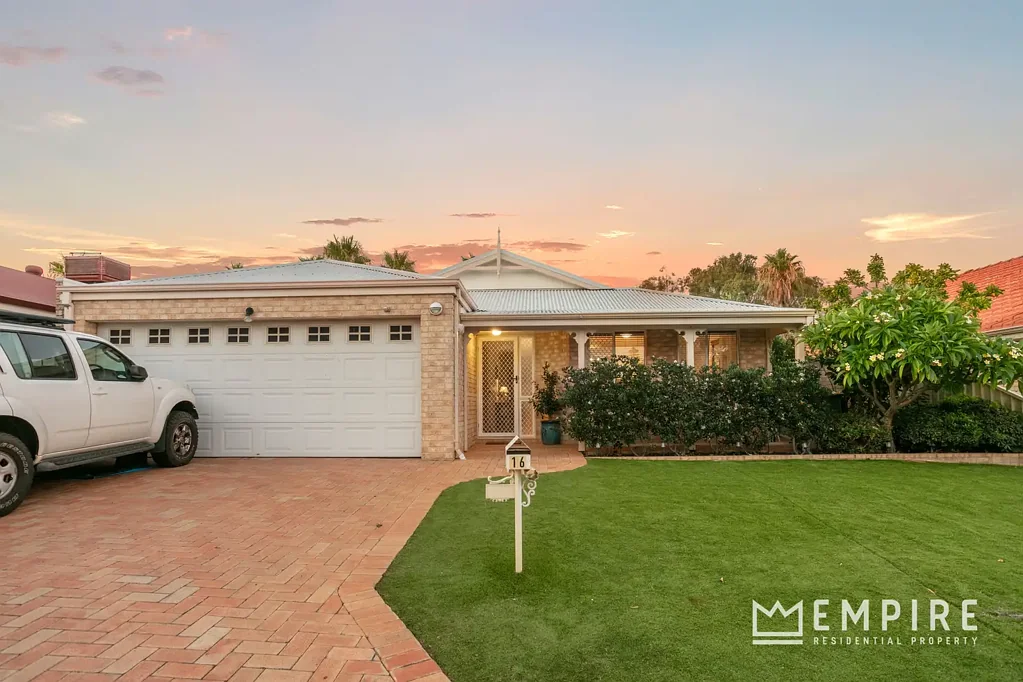 16 Hird Place, Palmyra, WA 6157