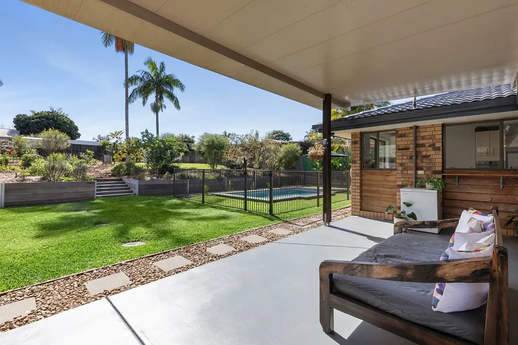 Glass House Mountains 3બેડરૂમ Half-acre family living with pool and shed
