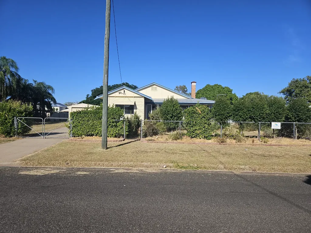 Fantastic location on large block