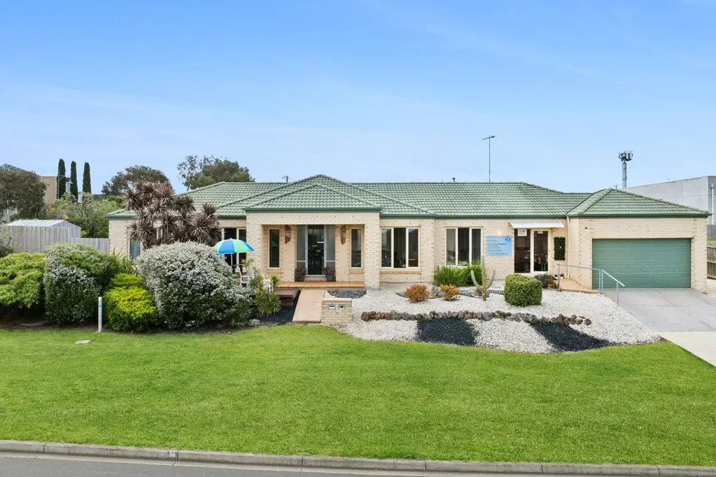 Torquay 4房  Spacious Family Living with Ocean Views