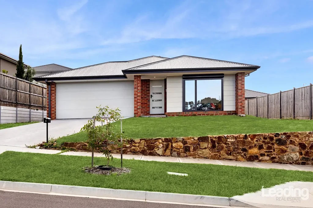 Sunbury 3Habitaciones ONE TO SPARK YOUR INTEREST!
