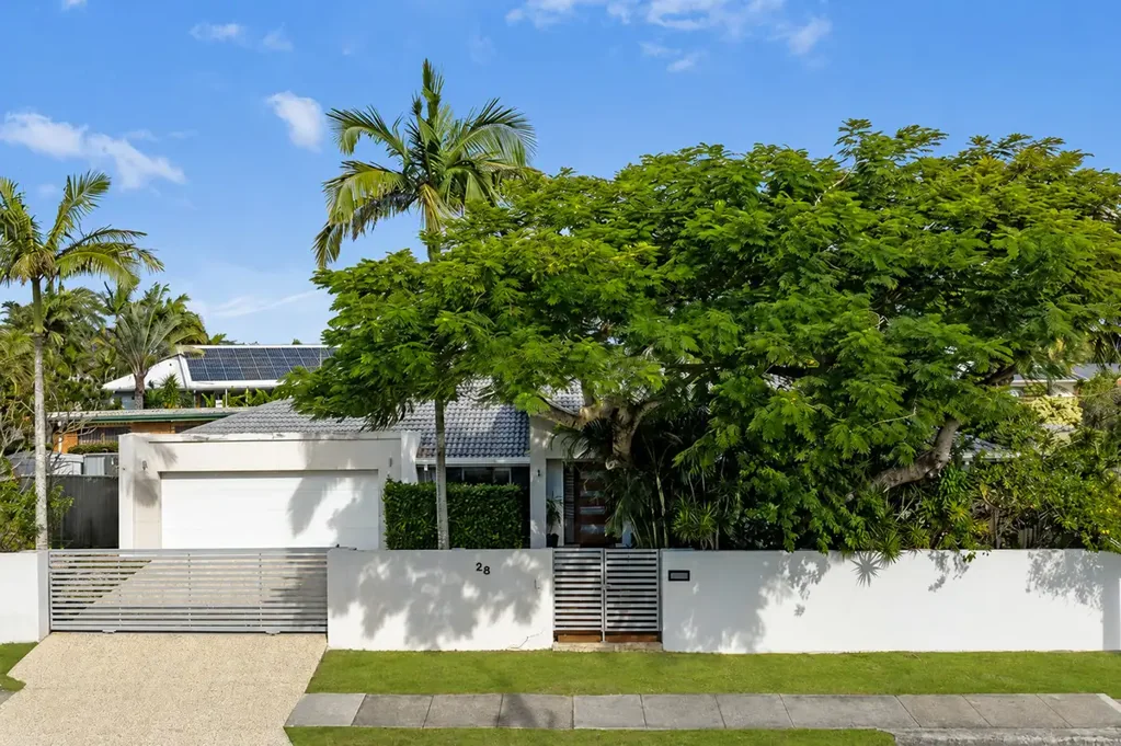 Spacious Family Home in Prime Burleigh Waters Location