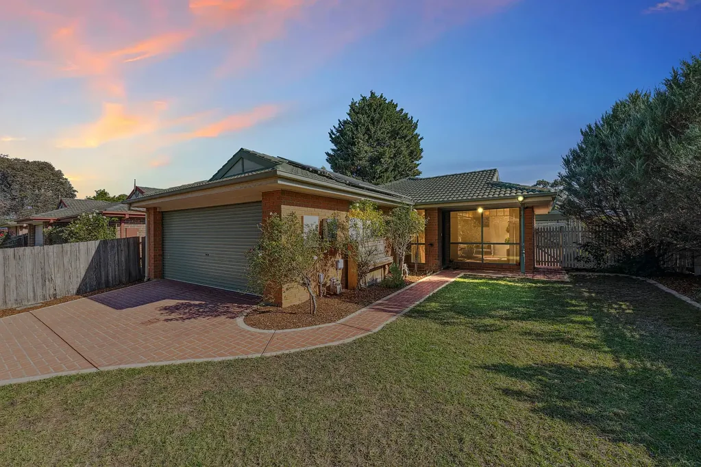25 Pommel Street, Pakenham, VIC 3810