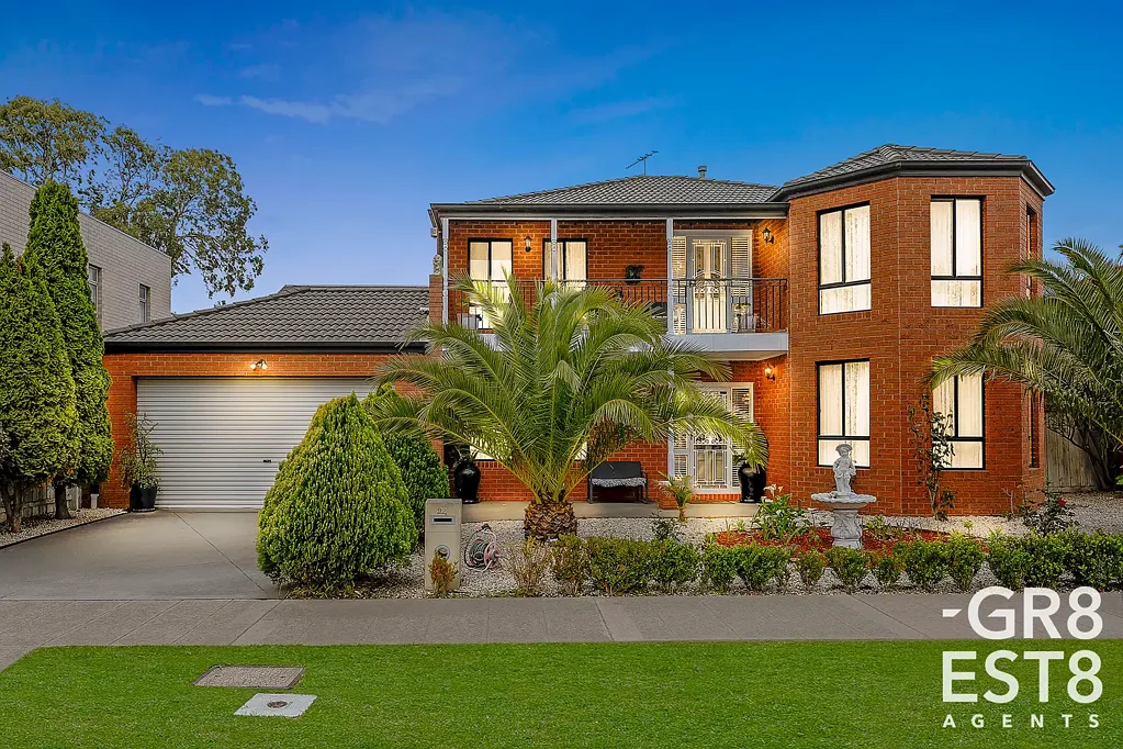 92 Hutchinson Drive, Lynbrook, VIC 3975