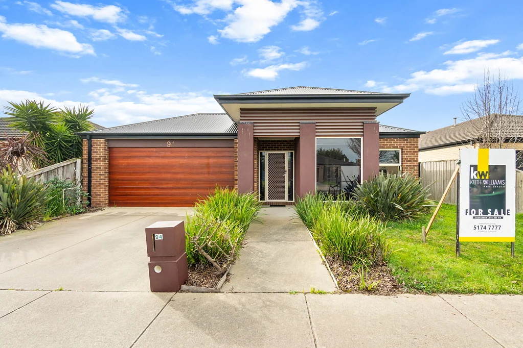 94 Hammersmith Circuit, Traralgon, VIC 3844