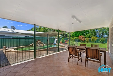 Bentley Park 3 Bedroom Family Home with Pool on 775m² Block & No Rear Neighbours!