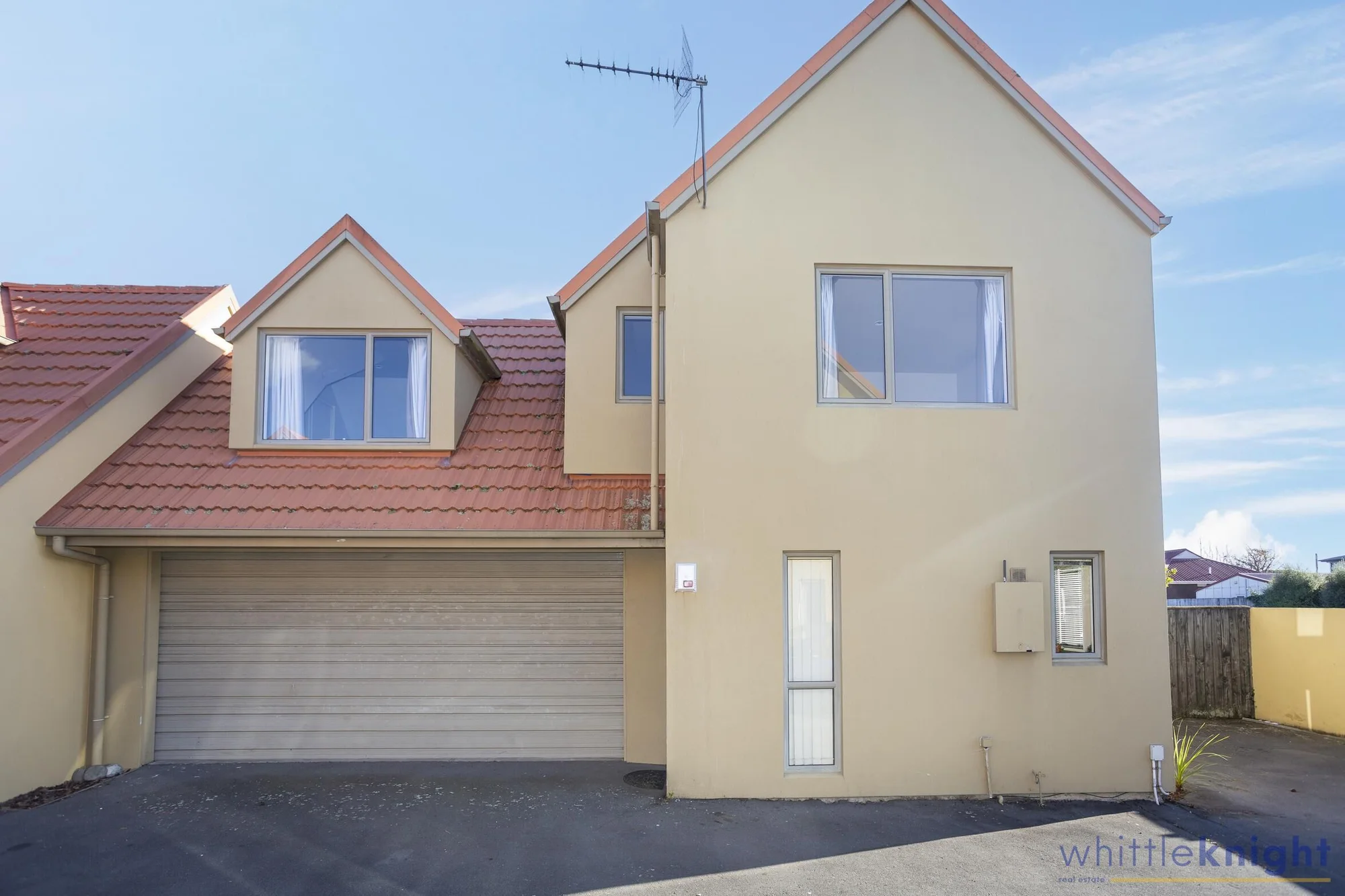 Riccarton 3Habitaciones 3 Bedrooms, Double Garage and in Top School Zones!