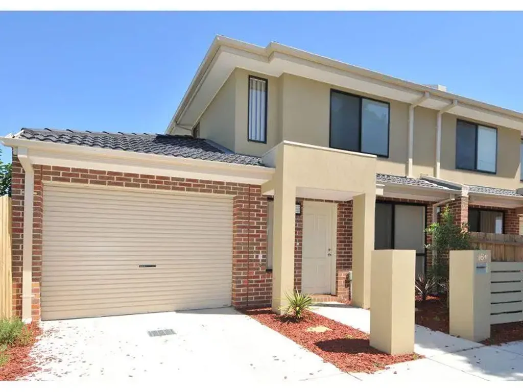 Stunning 2 Bedroom Townhouse