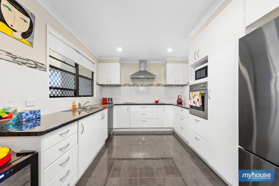 11 GIPPS ST, DRAYTON QLD 4350, 0 Bedrooms, 0 Bathrooms, House