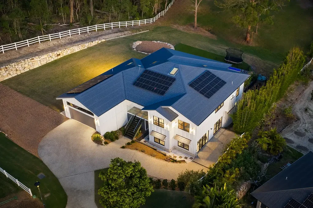 Maudsland 6房  Modern Dual Living Acreage in Huntington Downs
